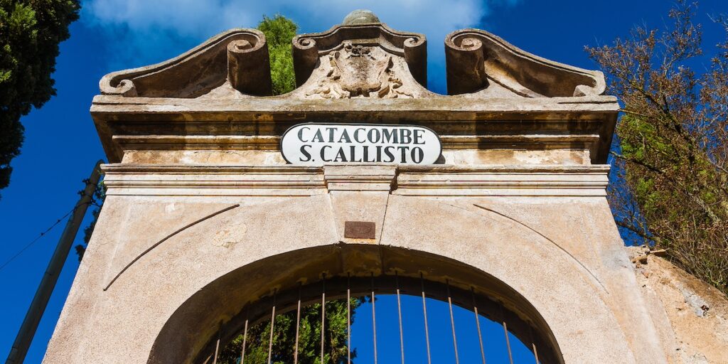 Porte d'entrée des catacombes - Les Escapades à Rome