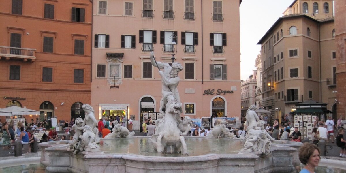 piazza navona fontaine neptune - Les Escapades à Rome