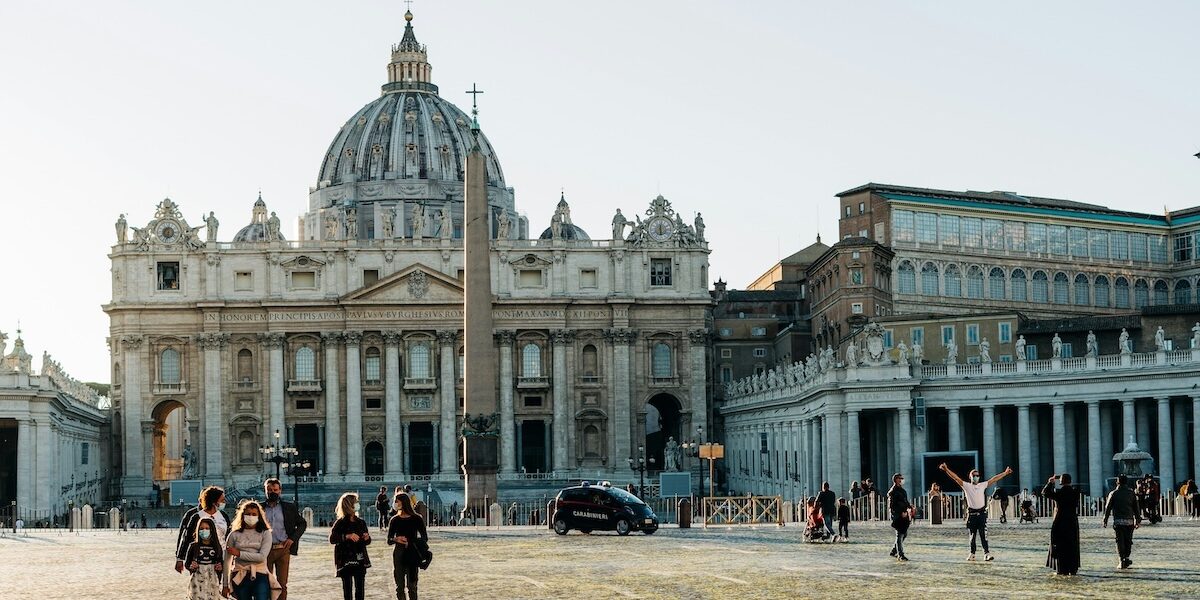 Place Saint-Pierre - Les Escapades à Rome