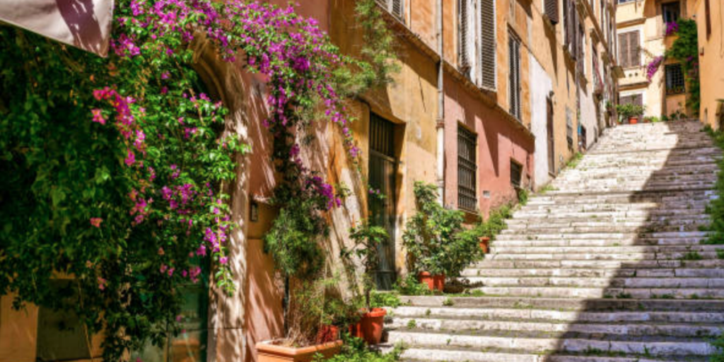 Escalier dans le quartier Monti - Les Escapades à Rome