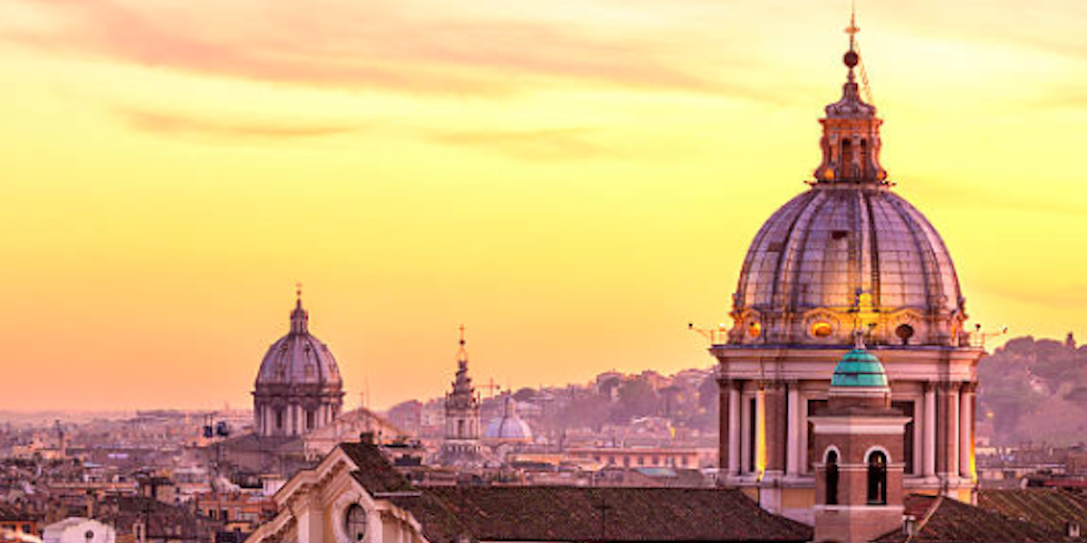 Vue d'une église depuis les toits - Les Escapades à Rome